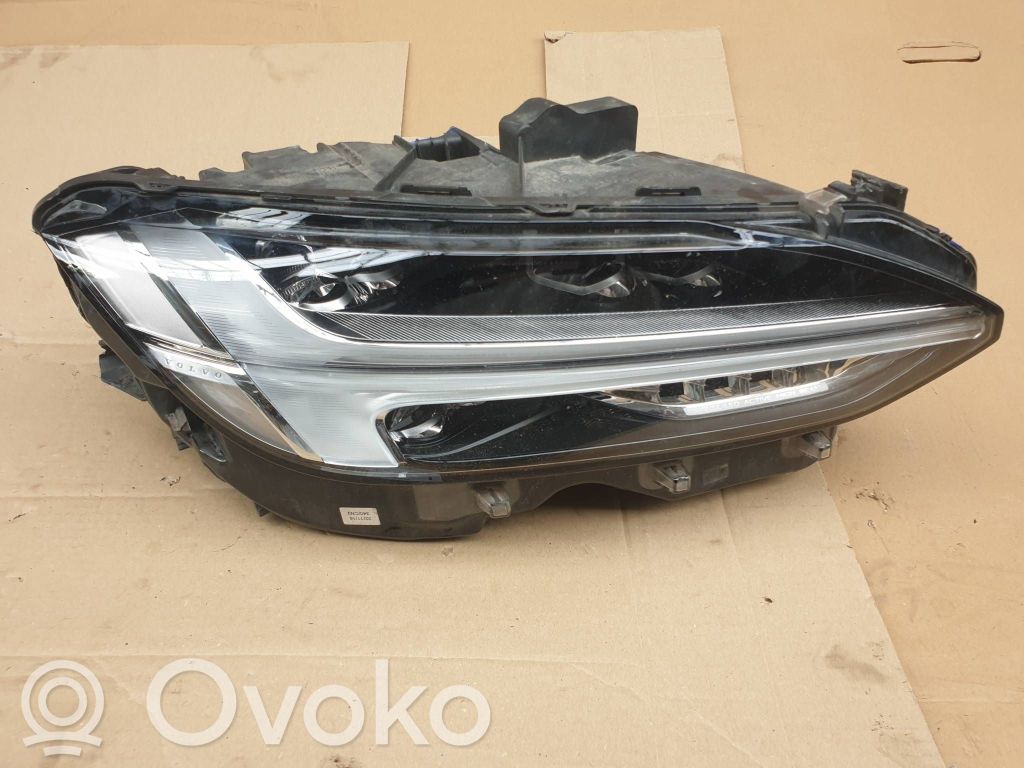 Volvo S90, V90 Scheinwerfer 