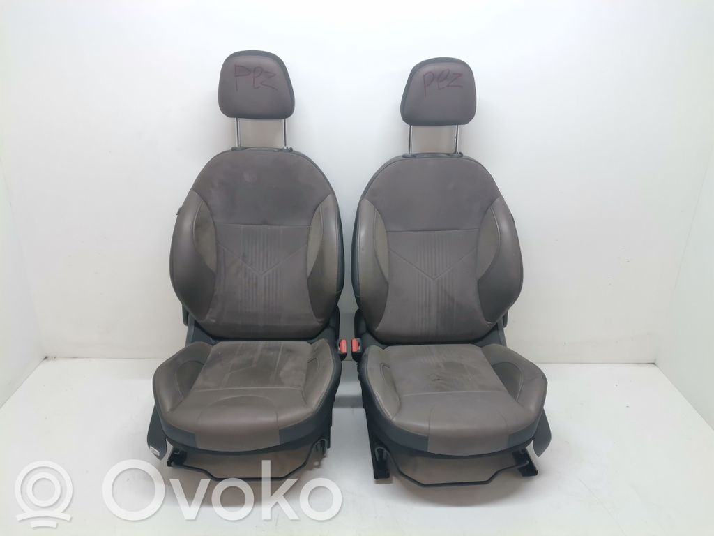 Interior set   9HPDV6D