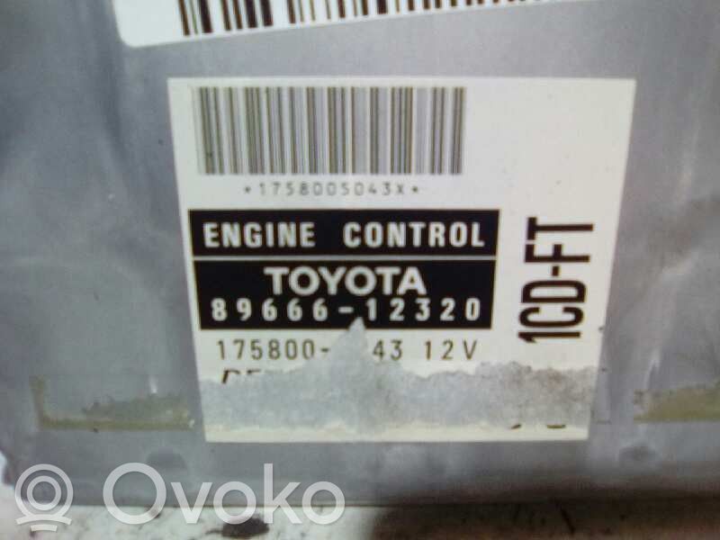 Unidad de control/módulo del motor   8966612320
