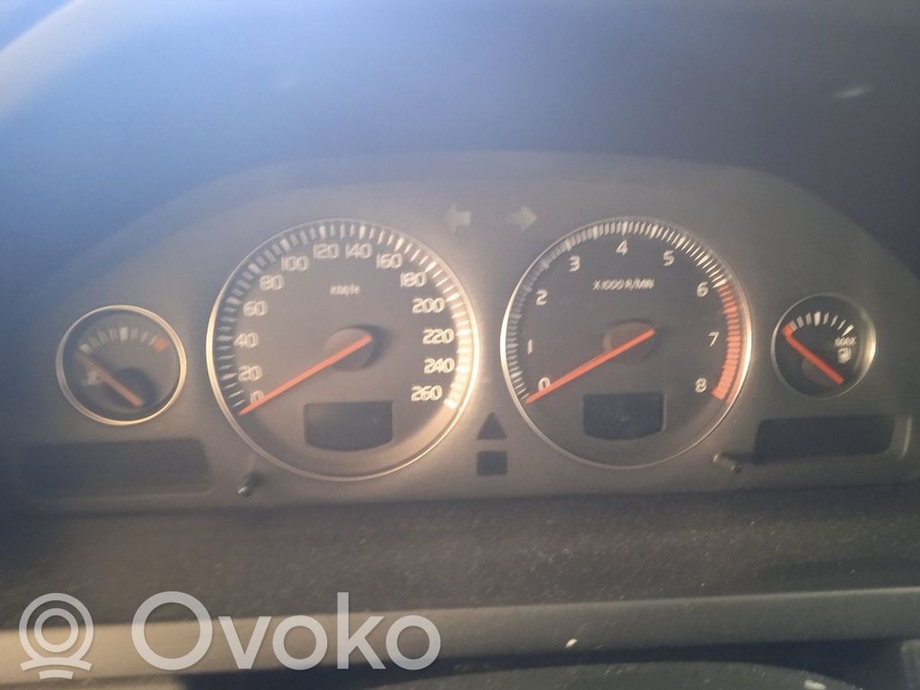 Volvo XC90 Speedometer (instrument cluster) 