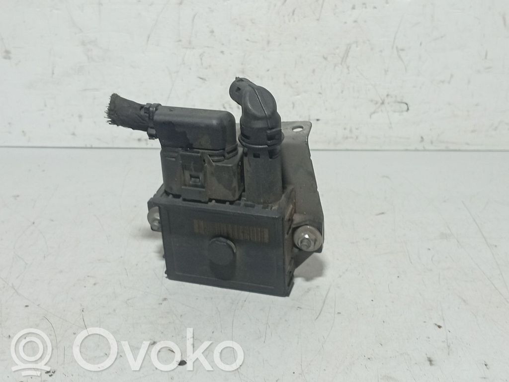 Kvēlsveču relejs   0522120102,779800006,10000151112