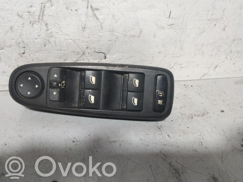 Citroen C4 II Elektrinių langų jungtukas 
