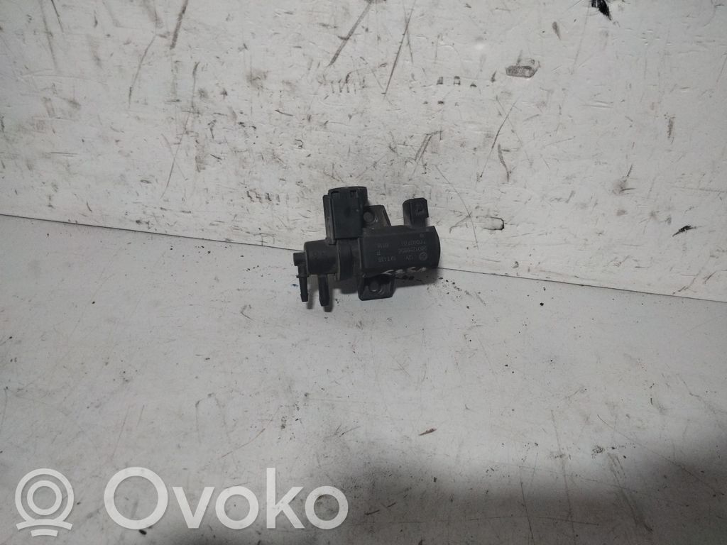 Iveco Daily 5th gen Antrinis oro siurblys 