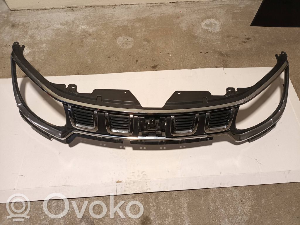 Suzuki Ignis Etupuskurin ylempi jäähdytinsäleikkö 