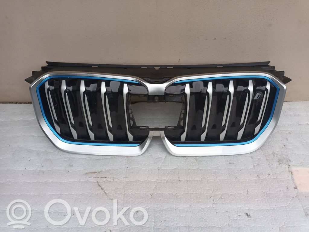 BMW X1 U11 Etusäleikkö 