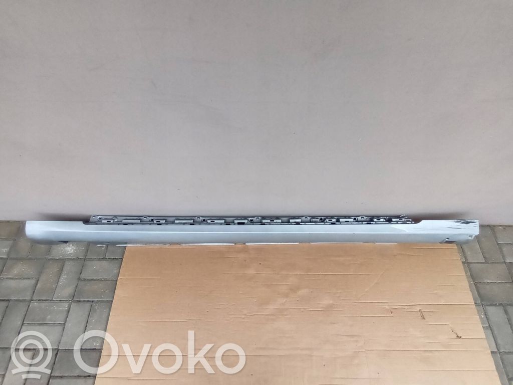 Tesla Model S Kynnyksen/sivuhelman lista 