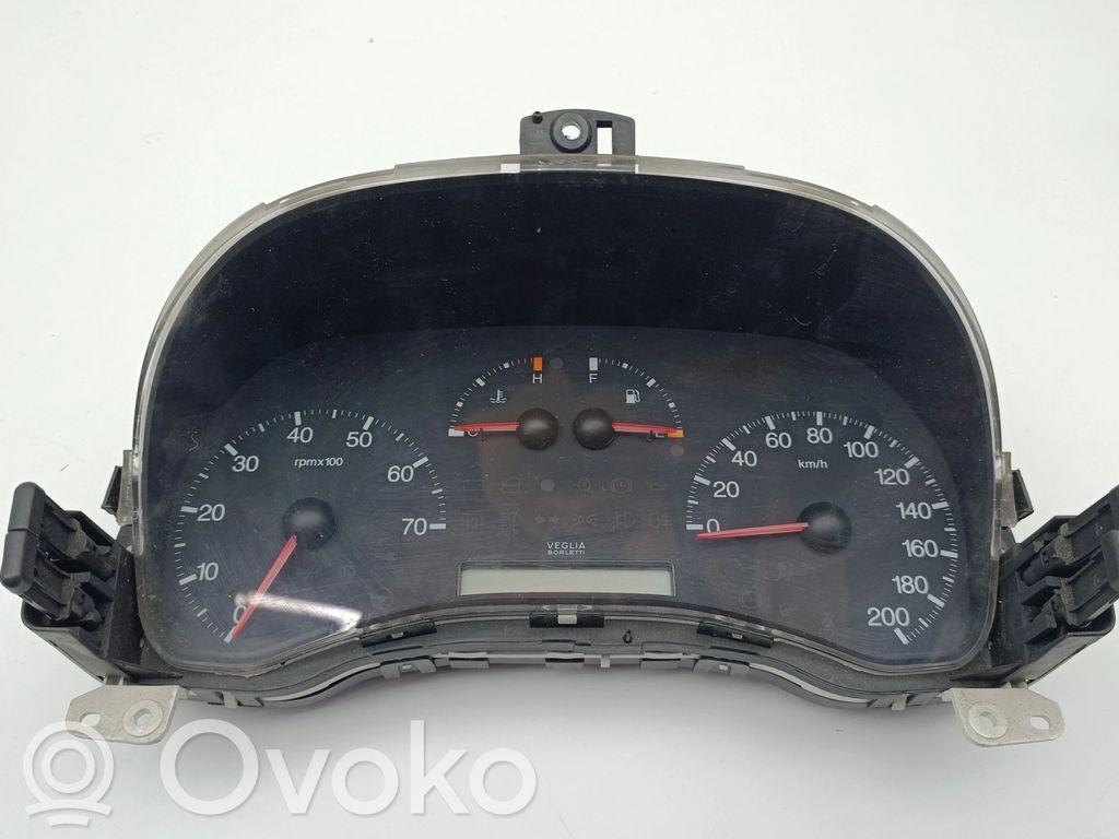 Fiat Punto (188) Spidometras (prietaisų skydelis) 