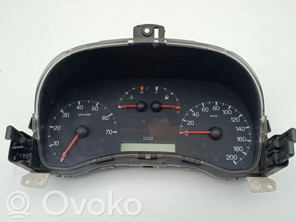 Fiat Punto (188) Spidometras (prietaisų skydelis) 