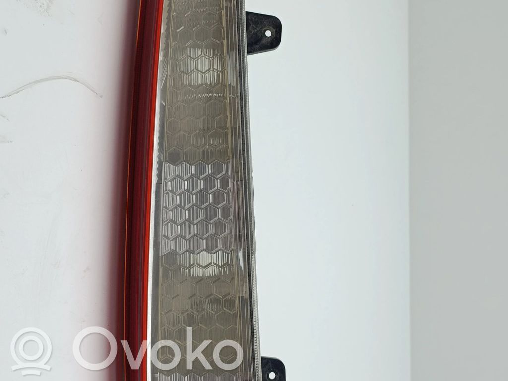 Tailgate rear/tail lights   8M5113405