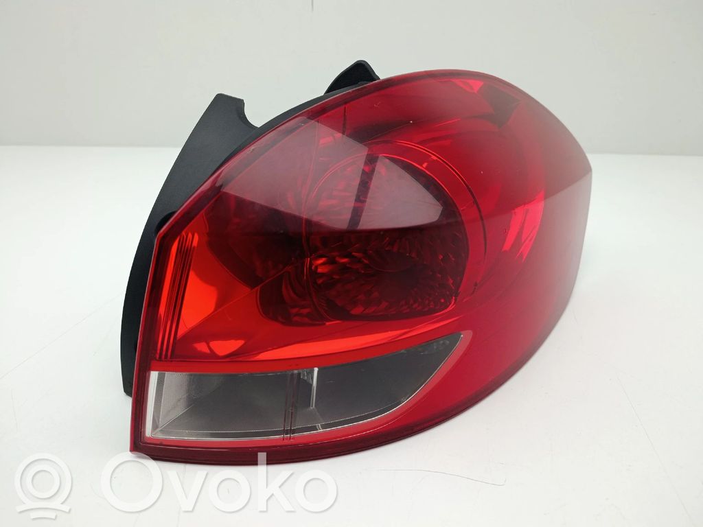 Rear/tail lights   8200586844
