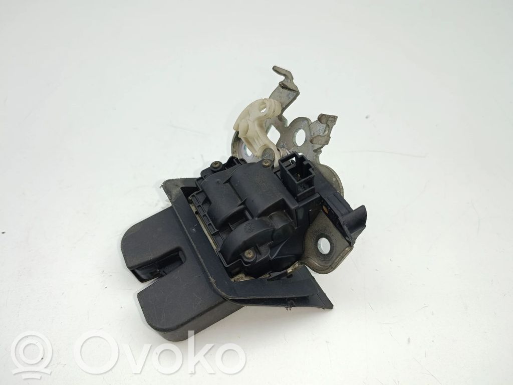 Tailgate exterior lock   8R0827505
