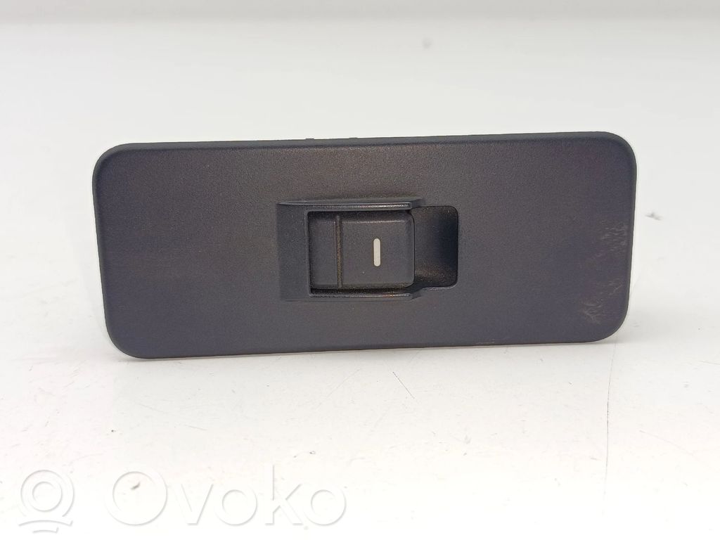 Electric window control switch   YUD501070PVJ