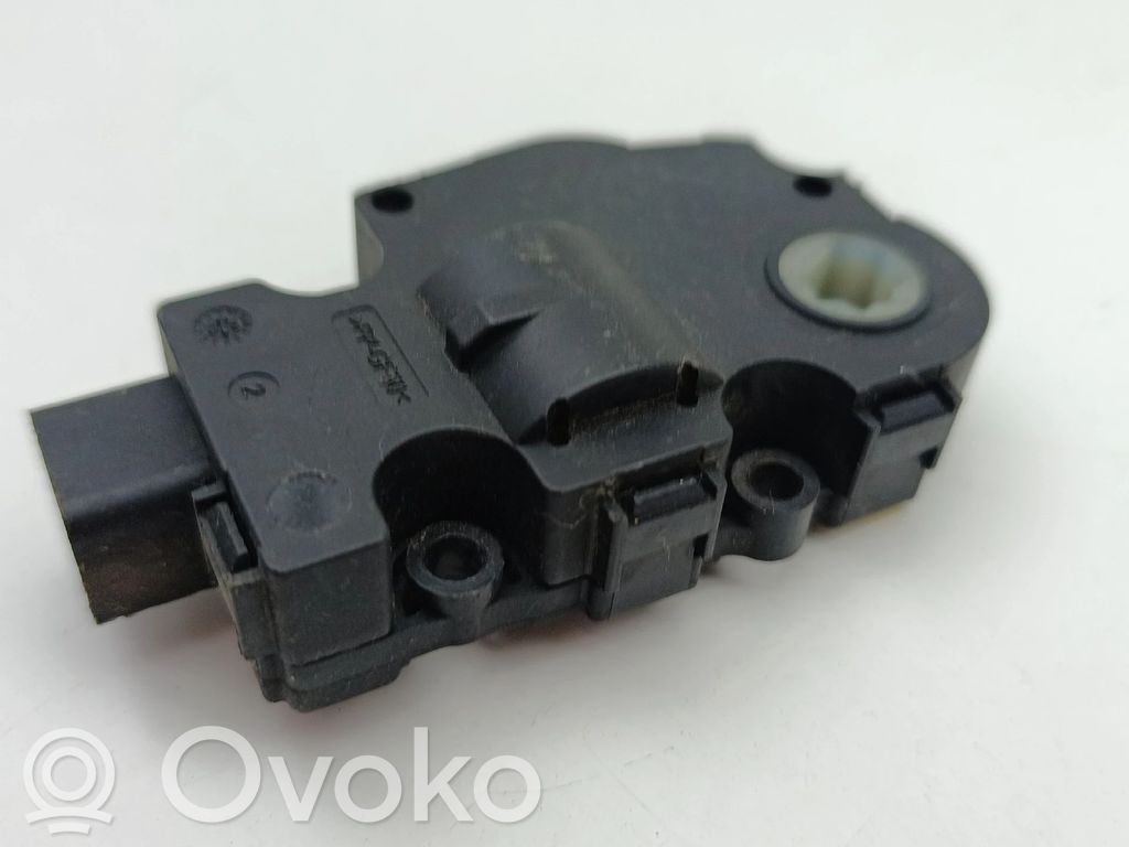 Motor/activador trampilla de calefacción   CZ1139300710