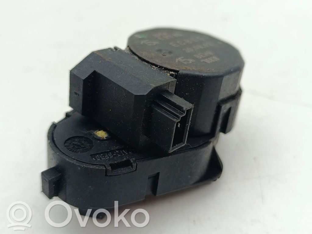 Motor/activador trampilla de calefacción   6911825
