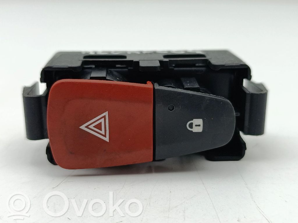 Hazard light switch   8200214896A