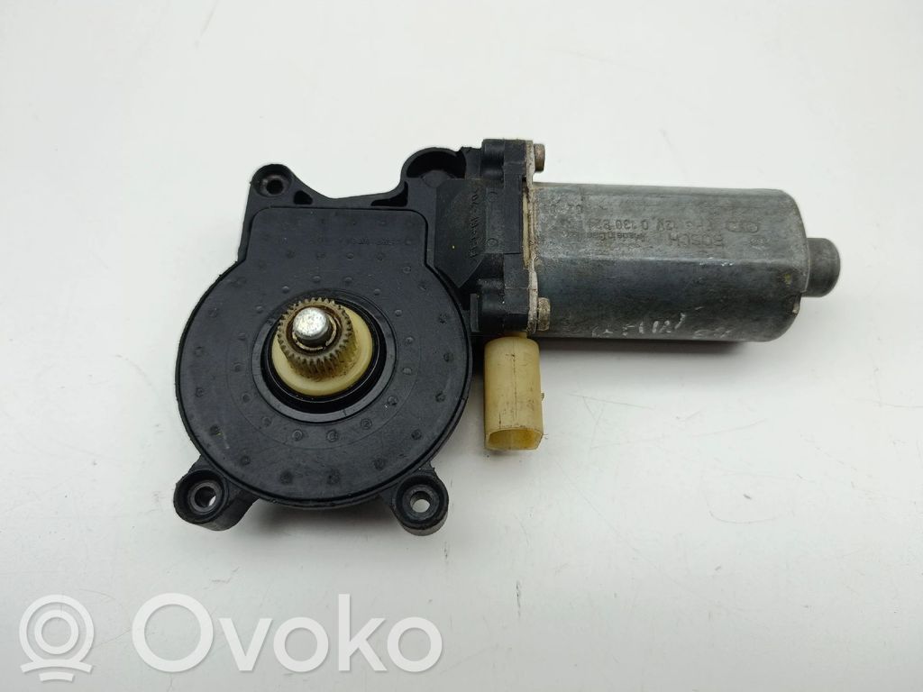 BMW 3 E46 Front door window regulator motor 