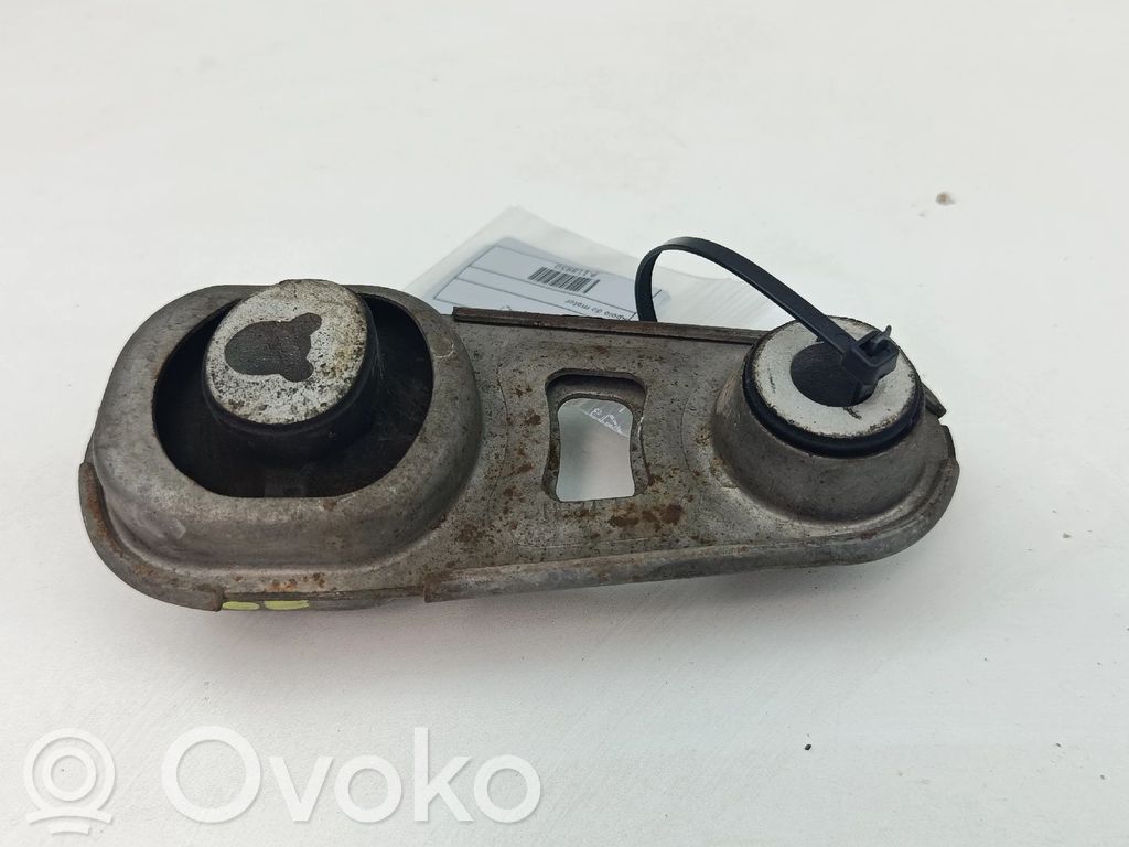 Moottorin kiinnikekorvake   112383734R,113604EA0A