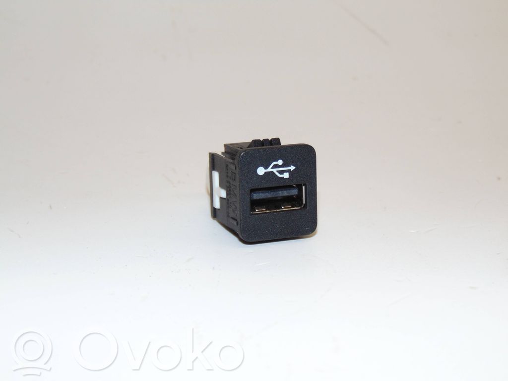 Enchufe conector USB   84109229294,9229294