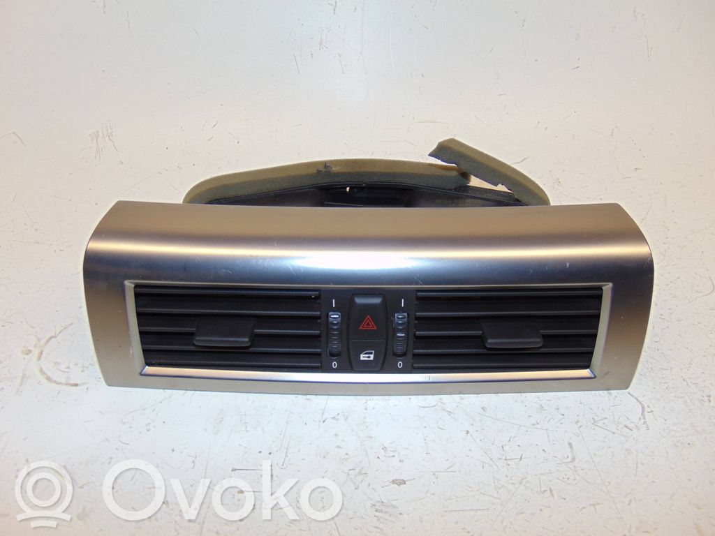 Grille d'aération centrale   64227009275,7009275