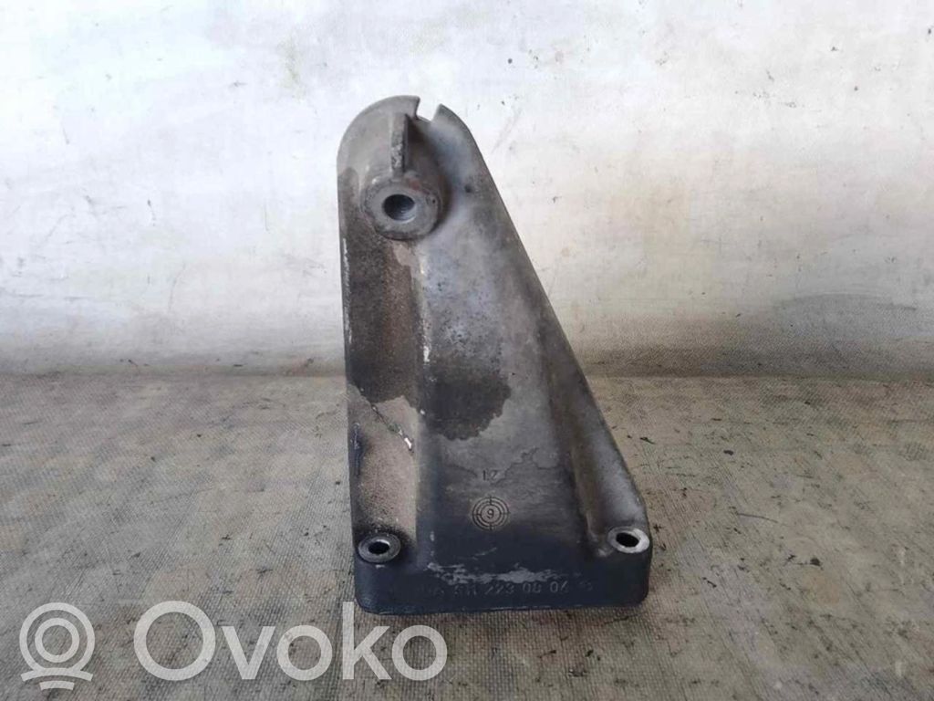 Mercedes-Benz C W203 Engine mount bracket 
