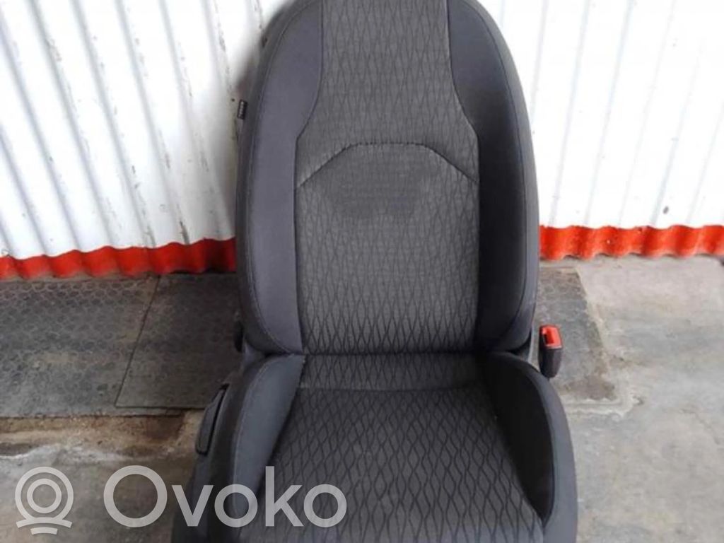 Seat Leon (5F) Etumatkustajan istuin 