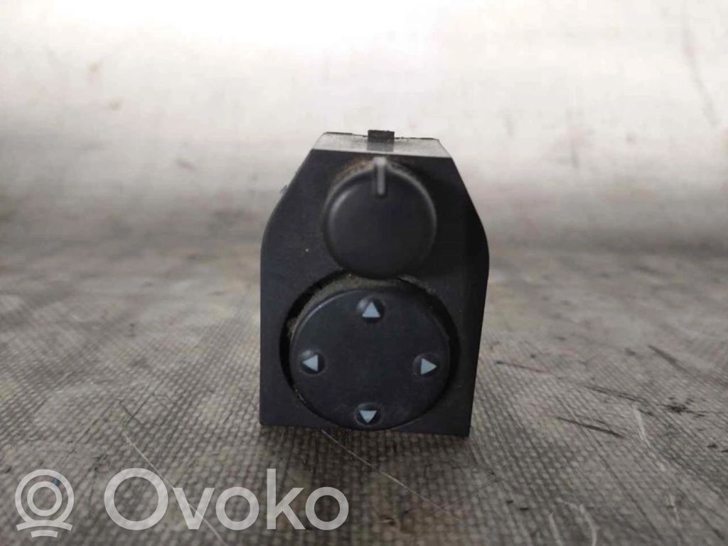 Audi A4 S4 B5 8D Wing mirror switch 