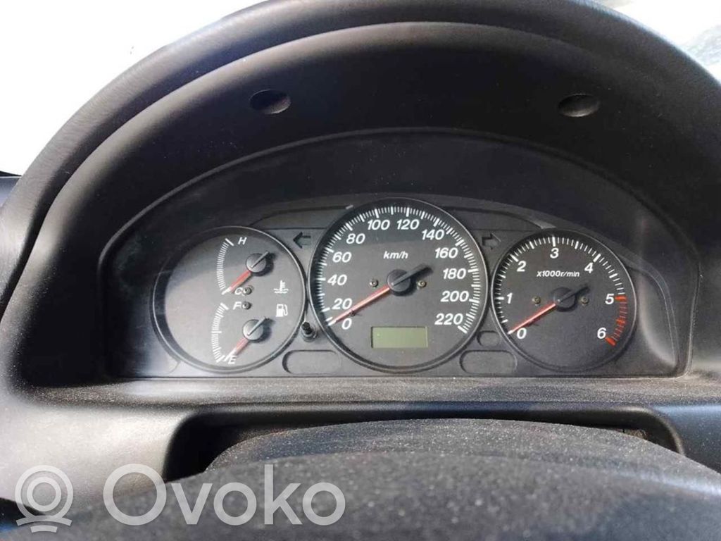 Mazda 323 Spidometrs (instrumentu panelī) 