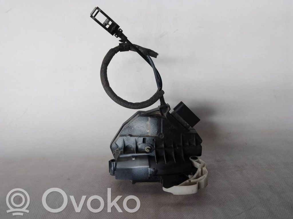 Takaoven lukko   BM5AA26412AB