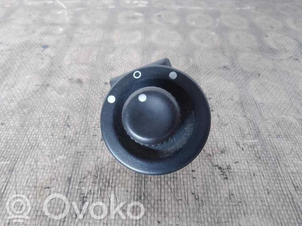Renault Megane II Wing mirror switch 