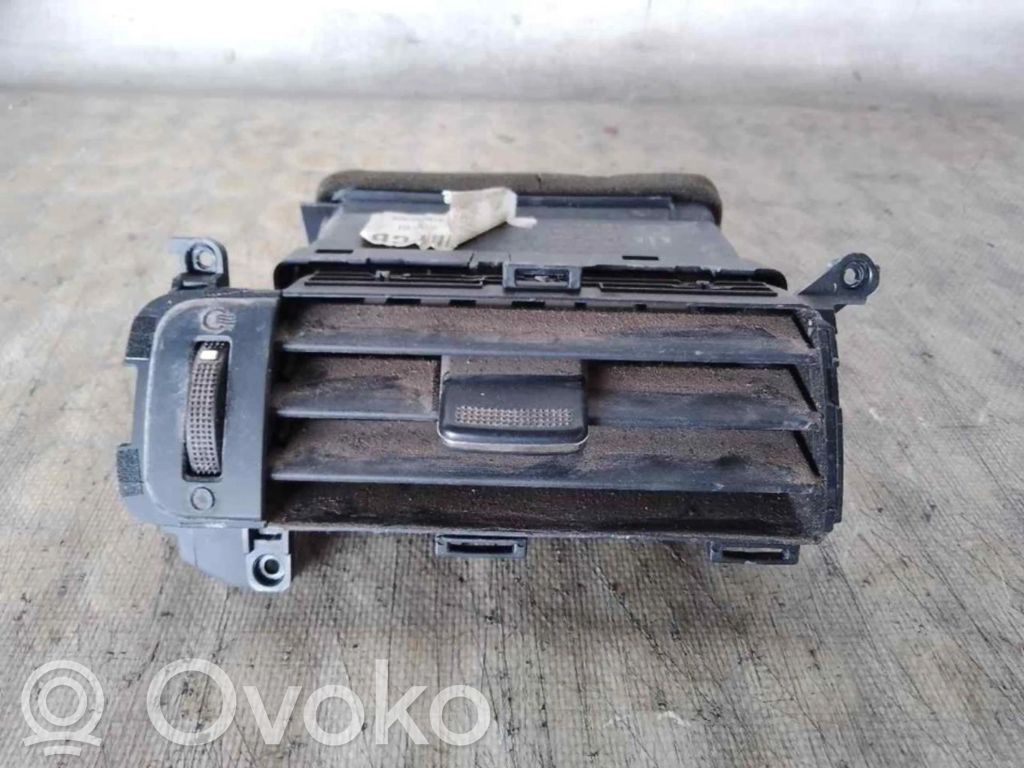 KIA Rio Rejilla de ventilación central del panel 