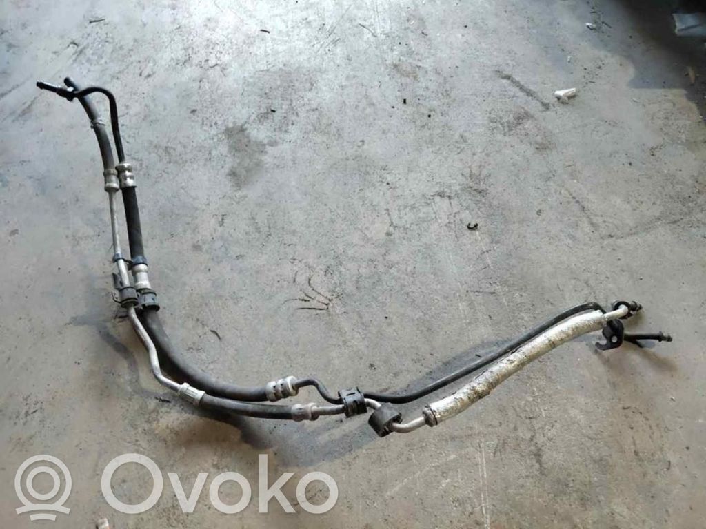 Ohjaustehostimen letkusto   5N513A212AA