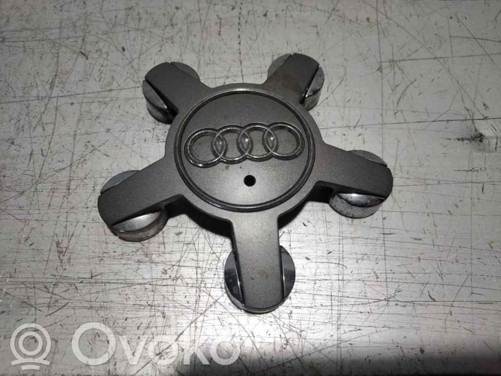 Audi A1 Alkuperäinen pölykapseli 