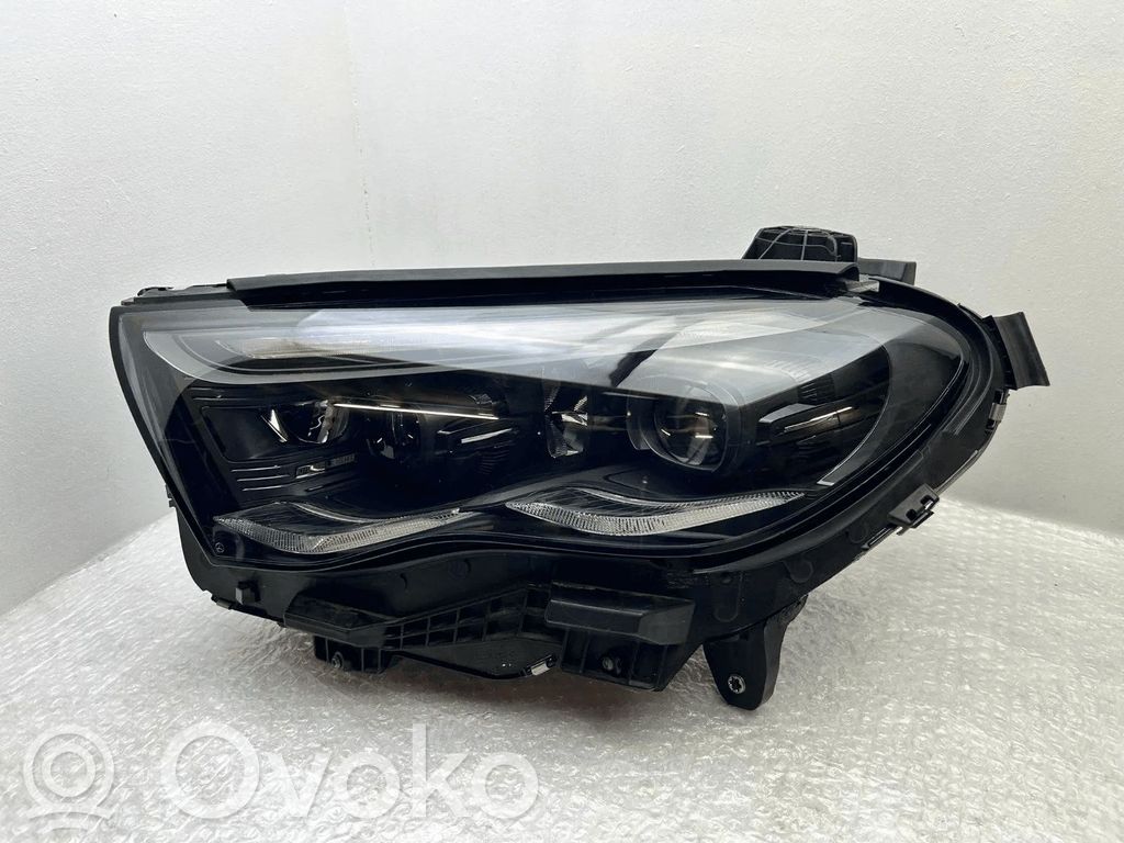 Mercedes-Benz E W214 Lampa przednia 