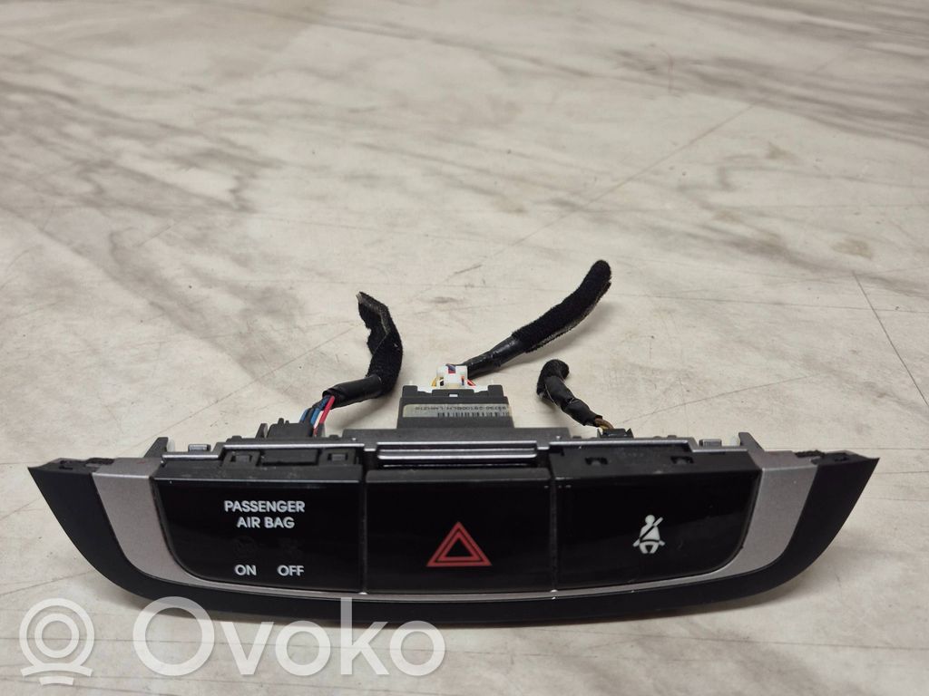Hyundai ix35 Przycisk świateł awaryjnych 