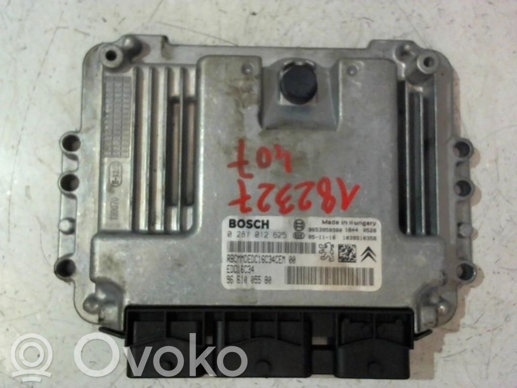 Блок управления двигателя   1943G0,0281012625