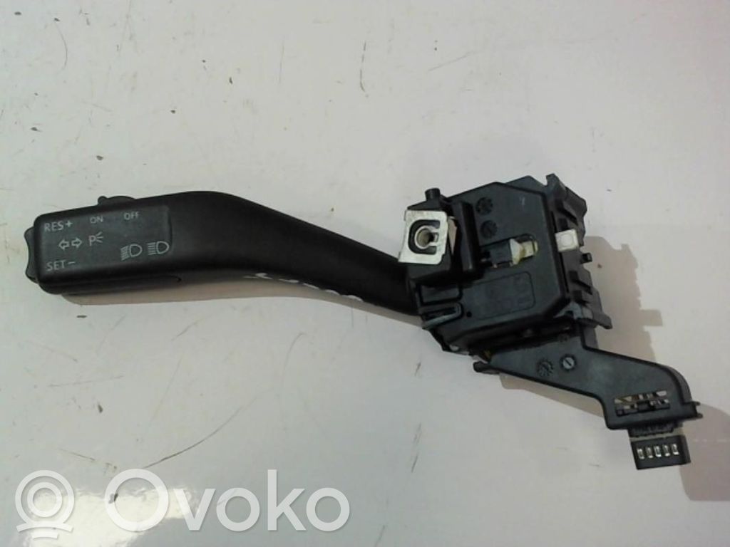 Volkswagen Golf V Manetka / Przełącznik kierunkowskazów 