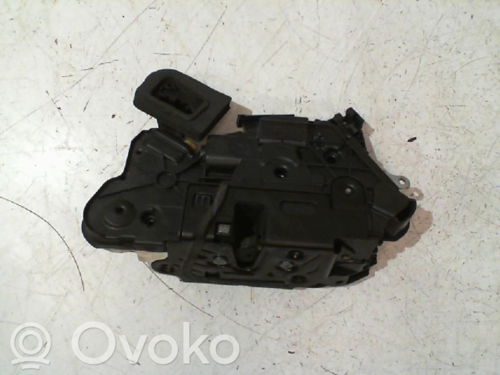 Volkswagen Golf VII Front door lock 