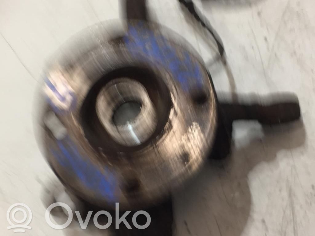 Renault Modus Front wheel hub 