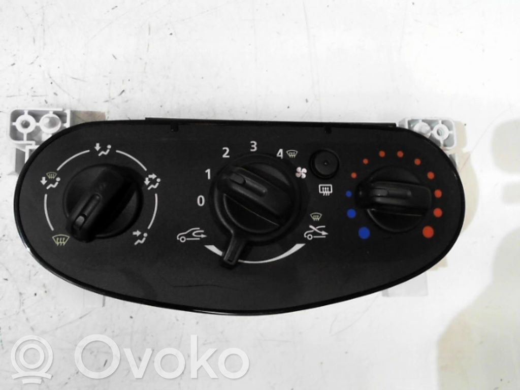 Dacia Sandero Climate control unit 