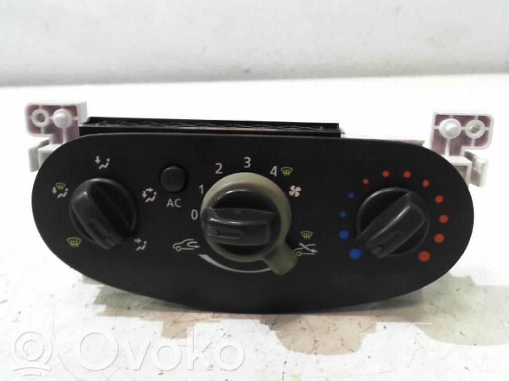 Dacia Sandero Climate control unit 