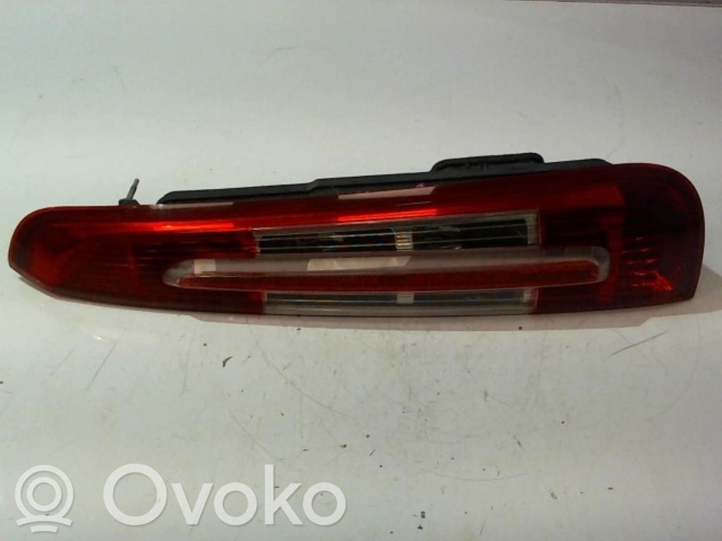 Ford C-MAX I Aizmugurējais lukturis virsbūvē 