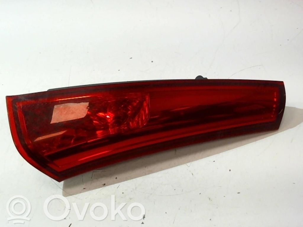 KIA Ceed Lampă spate în capacul portbagajului 