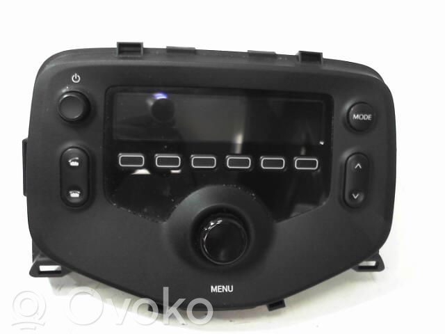 Toyota Aygo AB40 Radio / CD/DVD atskaņotājs / navigācija 