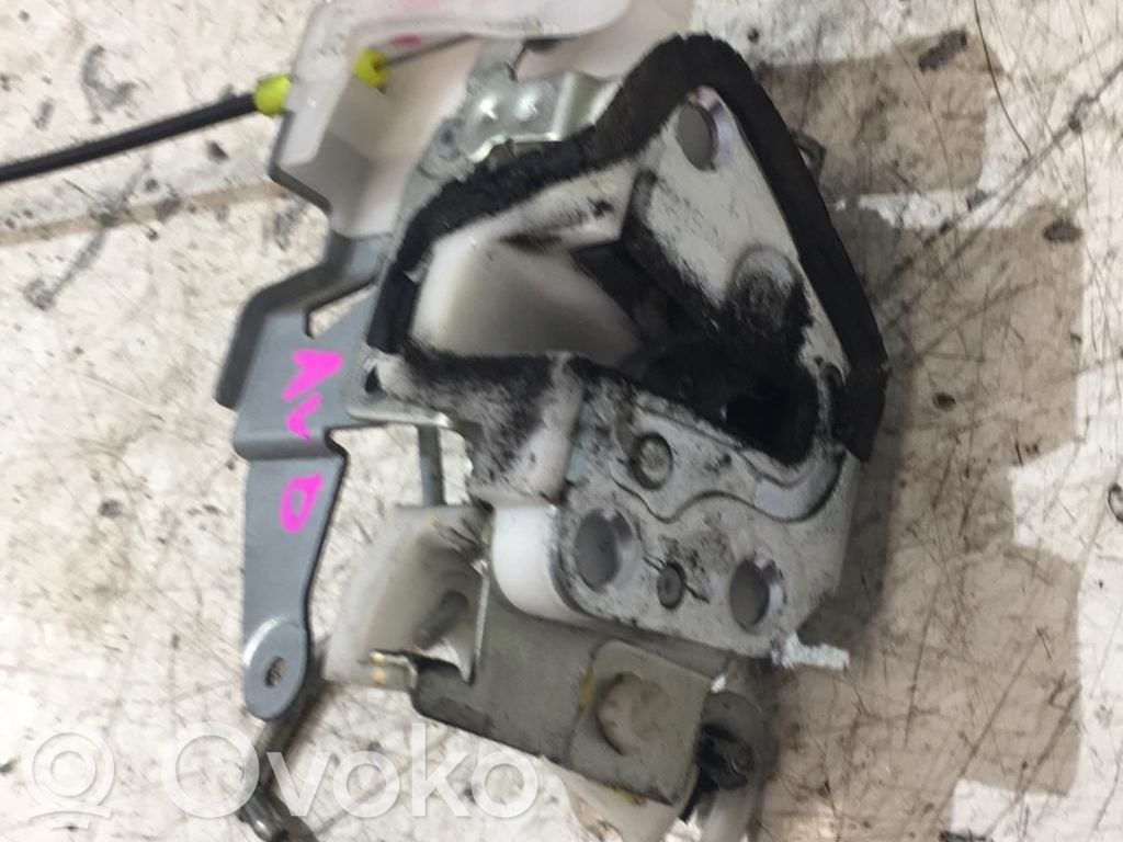 Peugeot 107 Priekšpusē slēdzene 
