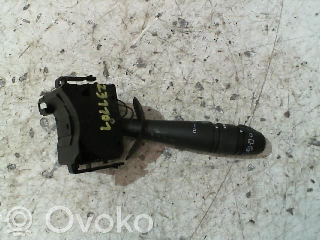Renault Twingo II Wiper control stalk 