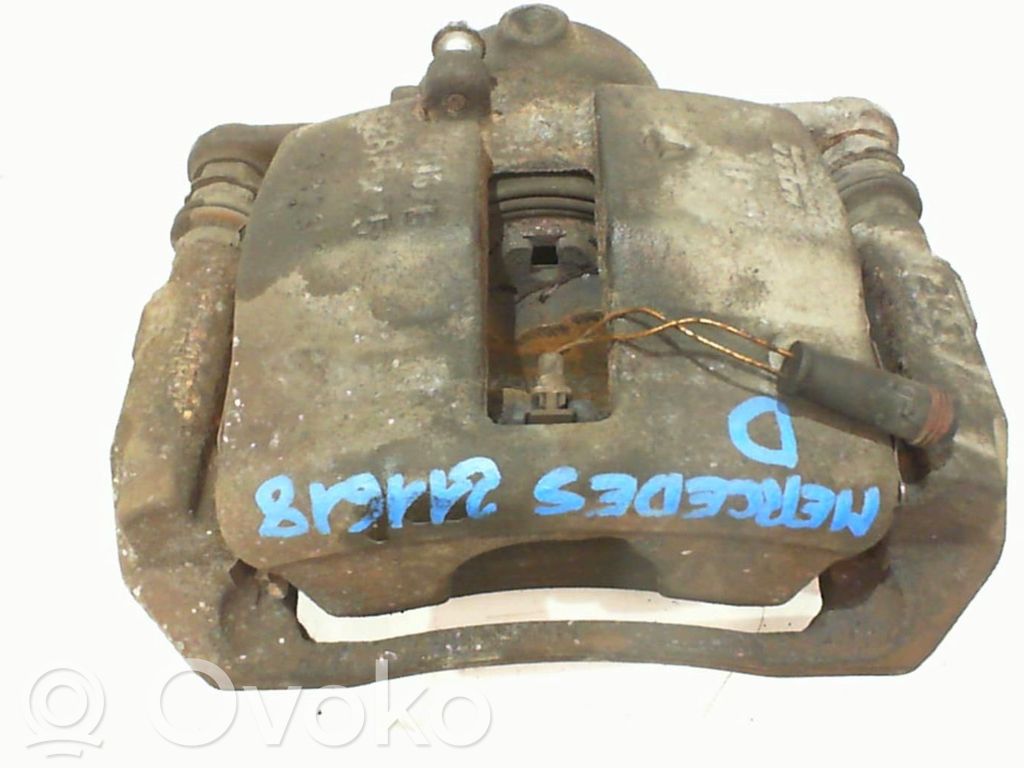 Mercedes-Benz B W245 Zacisk hamulcowy przedni 