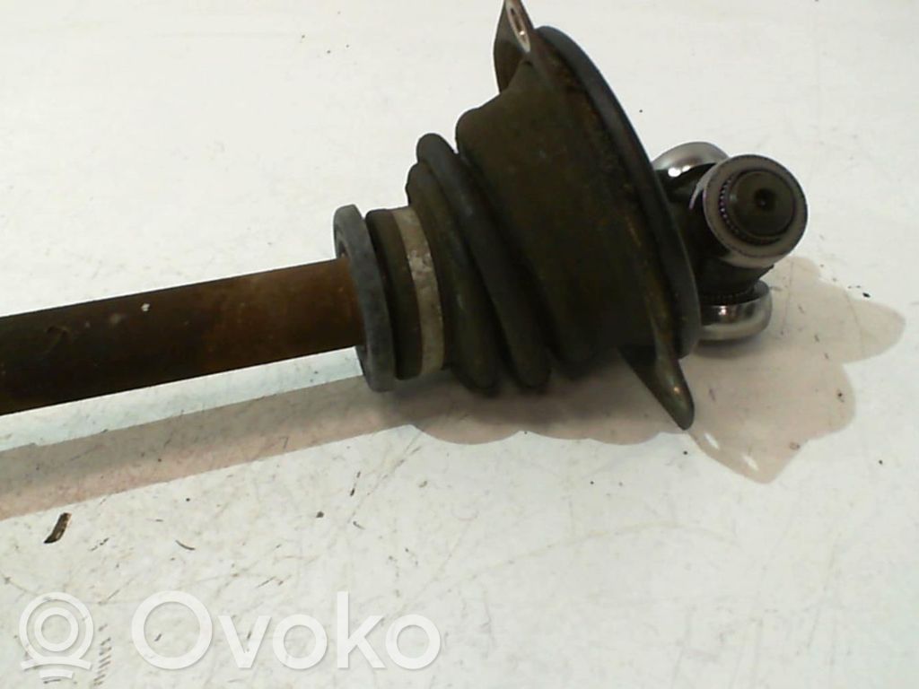 Opel Vivaro Półoś przednia 