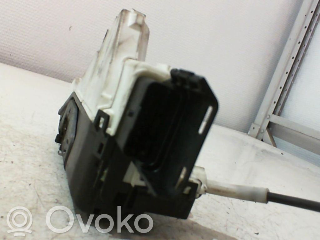 Citroen C3 Priekšpusē slēdzene 