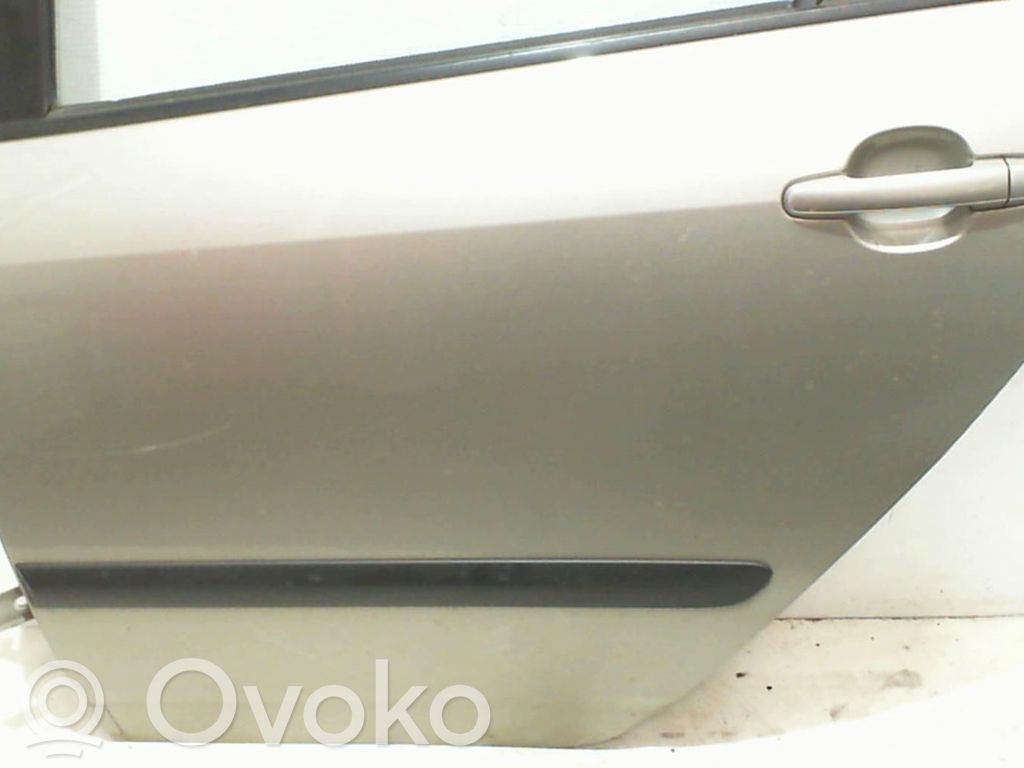 Toyota Corolla Verso E121 Puerta trasera 