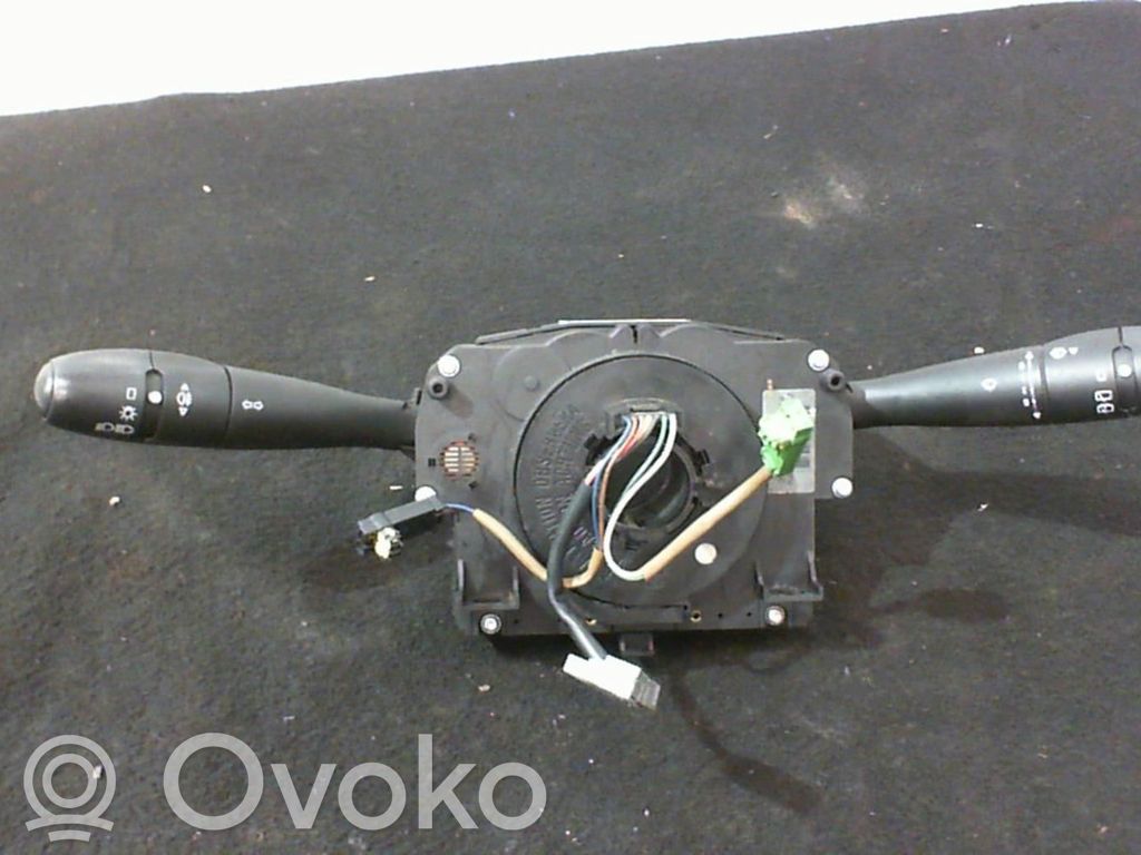 Peugeot 207 Interruptor/palanca de limpiador de luz de giro 